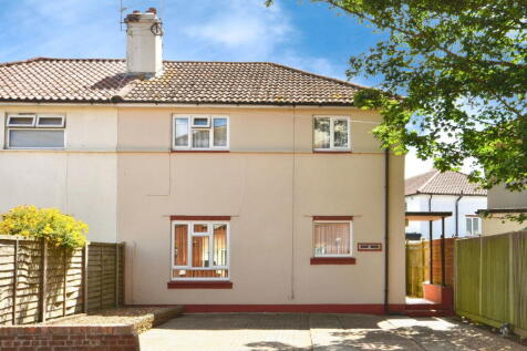 Westloats Lane, Bognor Regis, PO21 5LA 3 bed semi