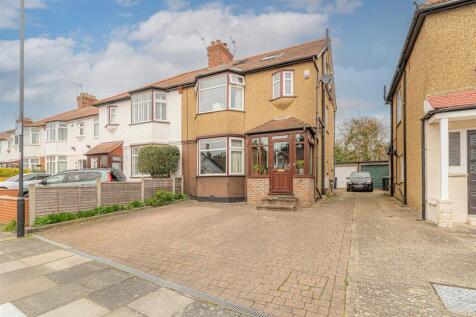 4 bedroom semi-detached house for sale