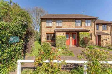 1 bedroom maisonette for sale