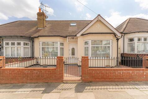 3 bedroom semi-detached bungalow for sale