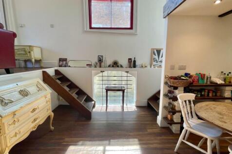 1 bedroom terraced house for sale