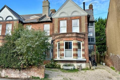 6 bedroom semi-detached house for sale