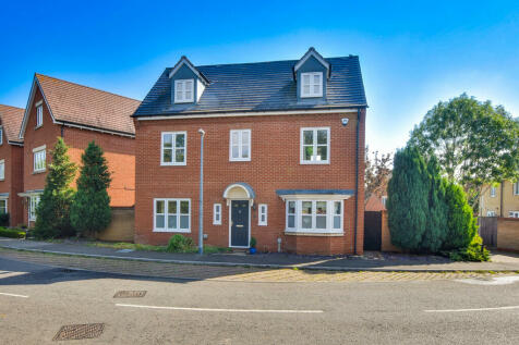 5 bedroom detached house for sale