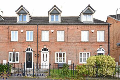 3 bedroom terraced house for sale