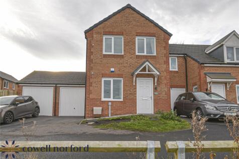 Balderstone Road, Greater Manchester... 3 bed semi