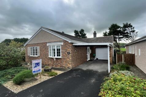 Coastal location with Sea Views... 2 bed detached bungalow for sale