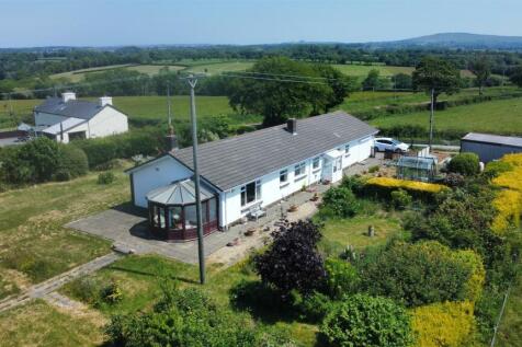 1 mile Coast near Aberaeron 4 bed detached bungalow for sale