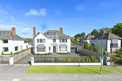 6 bedroom detached house for sale