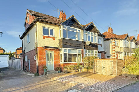 3 bedroom semi-detached house for sale