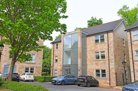 Windsor Court, Clarence Drive, Harrogate 2 bed apartment for sale