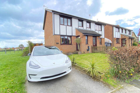 3 bedroom semi-detached house for sale