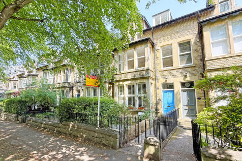 West End Avenue, Harrogate 4 bed townhouse for sale