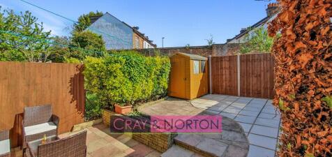 2 bedroom maisonette for sale
