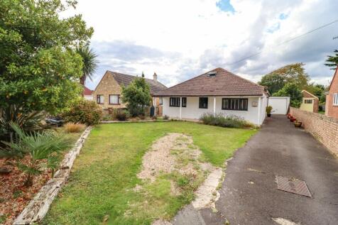 Chichester Avenue, Hayling Island 4 bed detached bungalow for sale
