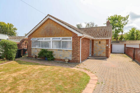 Winston Close, Hayling Island 2 bed detached bungalow for sale