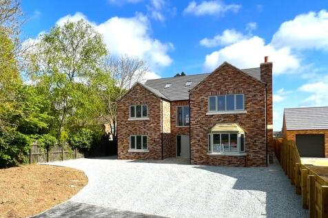 6 bedroom detached house for sale