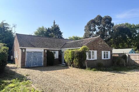 5 bedroom detached bungalow for sale