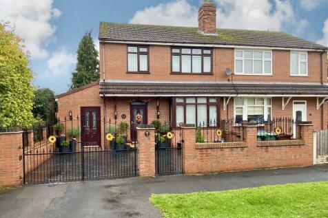 5 bedroom semi-detached house for sale