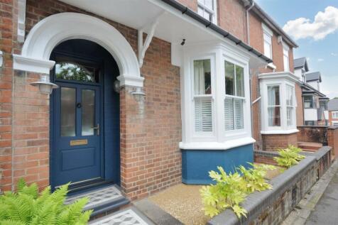 The Avenue, Stone 4 bed townhouse for sale