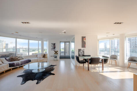 New Providence Wharf, 1 Fairmont... 3 bed flat for sale