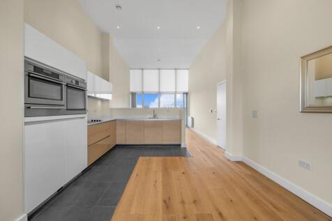 Barquentine Heights, 4 Peartree Way... 3 bed maisonette for sale
