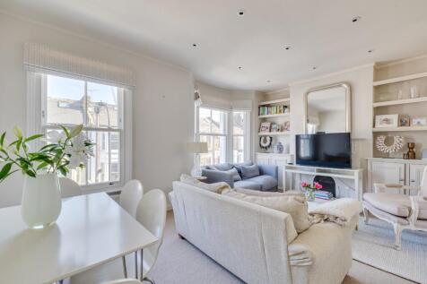 2 bedroom maisonette for sale