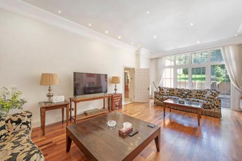 Finchley Road, Hampstead, London 3 bed flat for sale