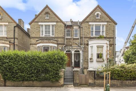 5 bedroom maisonette for sale