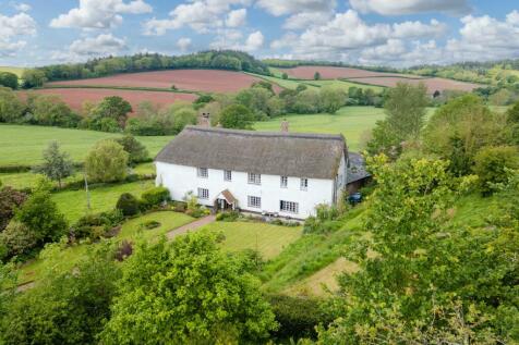 9 bedroom farm house for sale