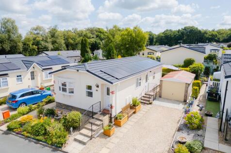 The Beeches, Sampford Courtenay, EX20 2 bed detached bungalow for sale