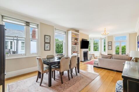 Riverview Gardens, Barnes, London 2 bed flat for sale