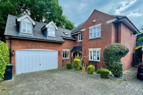 5 bedroom detached house for sale