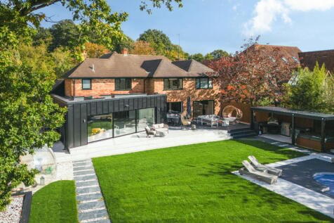 Widworthy Hayes, Hutton, Brentwood, CM13 5 bed detached house for sale