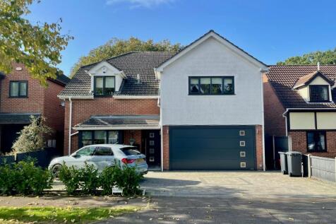 5 bedroom detached house for sale