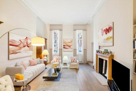 Cheyne House, Chelsea Embankment... 2 bed flat for sale