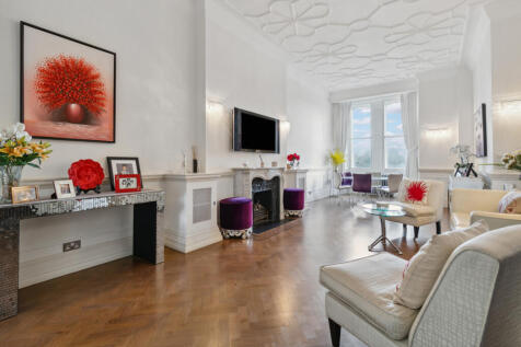 Delahay House, Chelsea Embankment 2 bed flat for sale