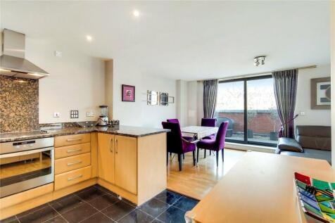 3 bedroom flat for sale