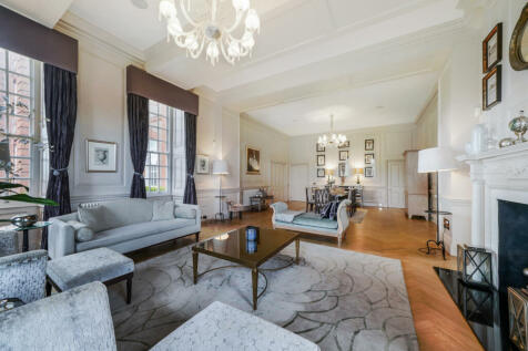 Roehampton House, Vitali Close, London 3 bed flat for sale