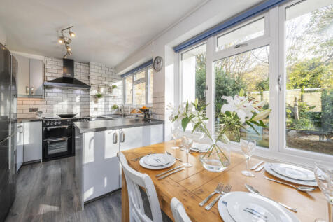 4 bedroom terraced house for sale