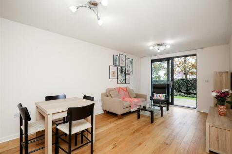 Putney Hill, London 2 bed flat for sale