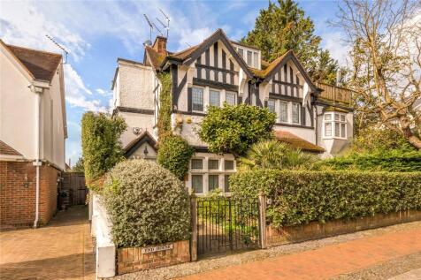 Akehurst Street, London 3 bed flat for sale