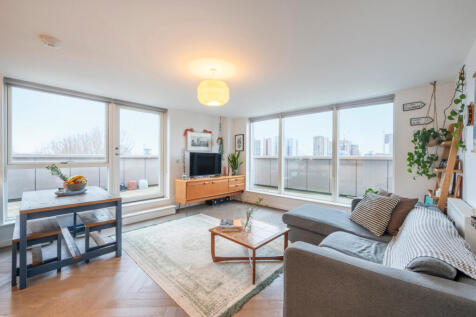 Pomeroy Street, London 3 bed flat for sale