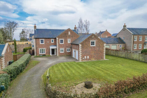 5 bedroom detached house for sale