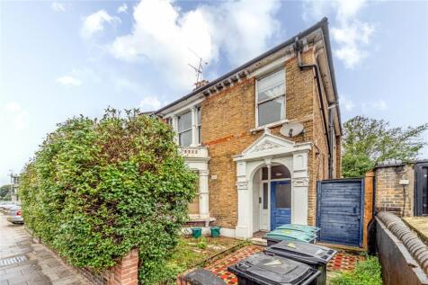 Turnpike Lane, Hornsey, London, N8 3 bed apartment for sale