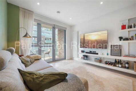 Cross Lane, Hornsey, London, N8 2 bed apartment for sale
