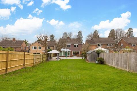 Woodlands, Crawley RH10 5 bed detached house for sale