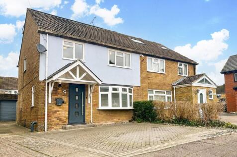 Tennyson Close, Crawley RH10 3 bed semi