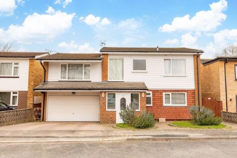 Artel Croft, Crawley RH10 4 bed detached house for sale