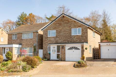 St. Catherines Road, Crawley RH10 4 bed detached house for sale