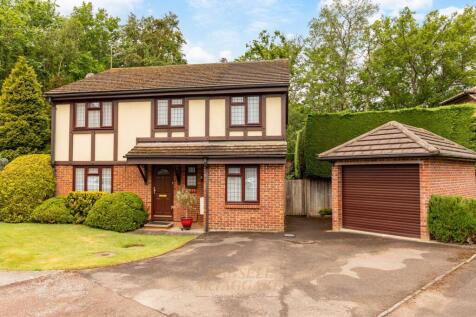 6 bedroom detached house for sale